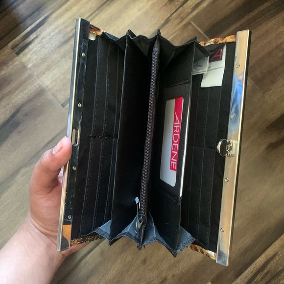 Wallet - Picture 3 of 4